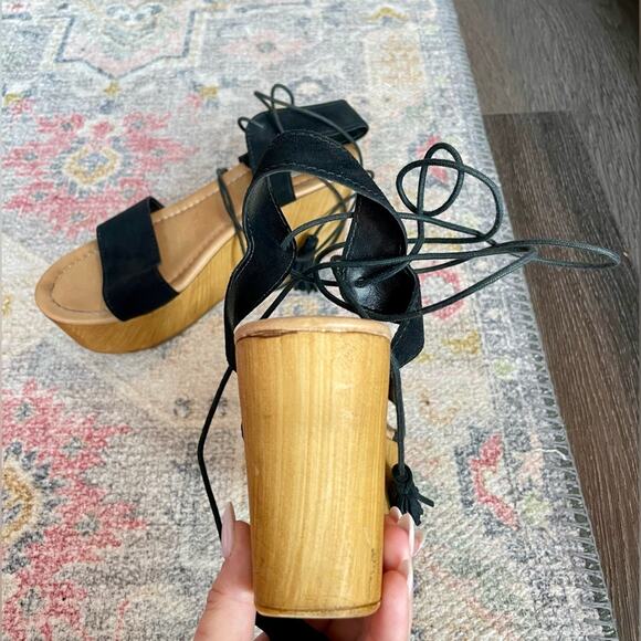 Steve Madden Black and Tan Wedge Sandals - Picture 6 of 9